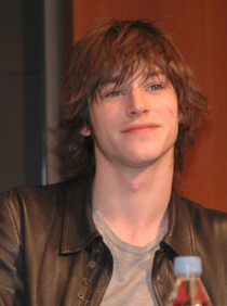 『ロング・エンゲージメント』ジャン＝ピエール・ジュネ監督、ギャスパー・ウリエル来日記者会見　サブ１