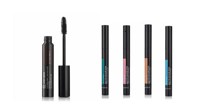 ザ・ボディショップ　左）「ラッシュヒーロー アイワイドニングマスカラ」　右）「アイカラースティック」