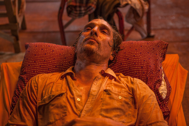 『ゴールド／金塊の行方』 Photo by Lewis Jacobs