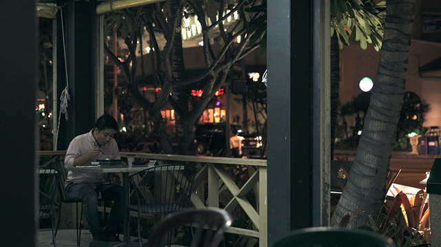 第8話 悠介とローレンのデートの後、悠介の食事のシーン