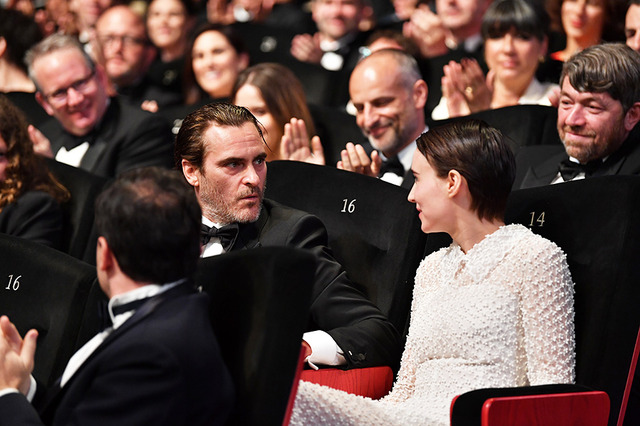 ルーニー・マーラ＆ホアキン・フェニックス-(C)Getty Images