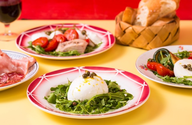 Mmmozza 青山店限定のプレートメニュー