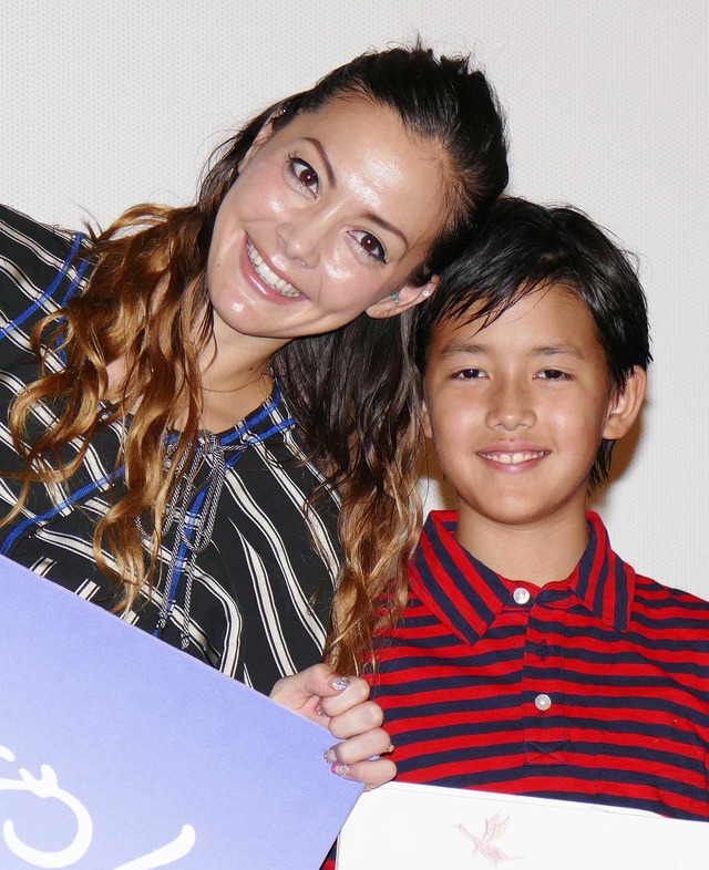 土屋アンナ＆愛息・澄海／『怪物はささやく』イベント