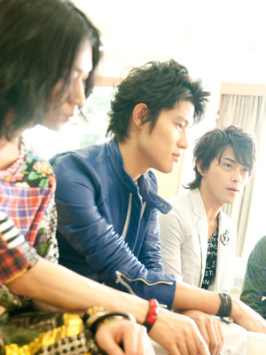 『シュアリー・サムデイ』　綾野剛×鈴木亮平×勝地涼　photo：Toru Hiraiwa