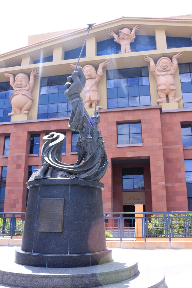 ウォルト・ディズニー・スタジオ内「レジェンドプラザ」