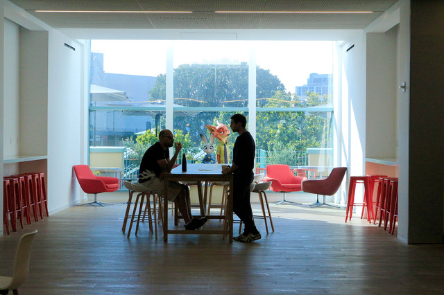 カフェテリア／ウォルト・ディズニー・アニメーション・スタジオ