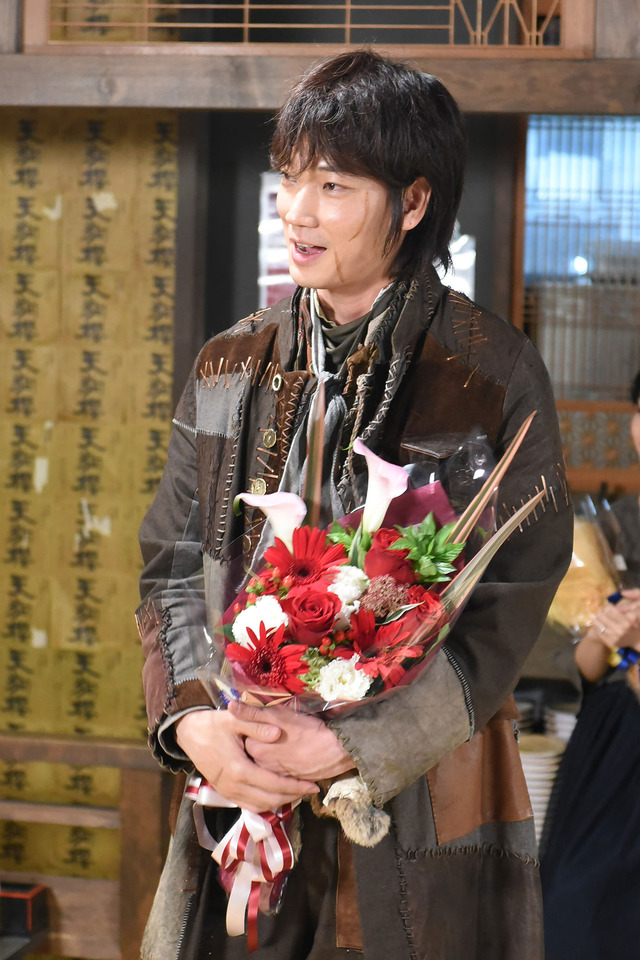 綾野剛 「フランケンシュタインの恋」クランクアップ！