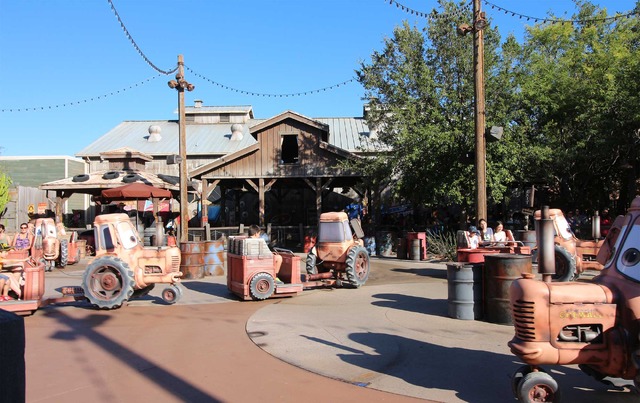 ジャンクヤード・ジャンボリー／ディズニー・カリフォルニア・アドベンチャー・パーク「カーズランド」