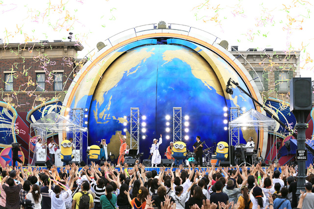 ユニバーサル・スタジオ・ジャパンにて「DREAMS COME TRUE」が、パーク内でライヴ