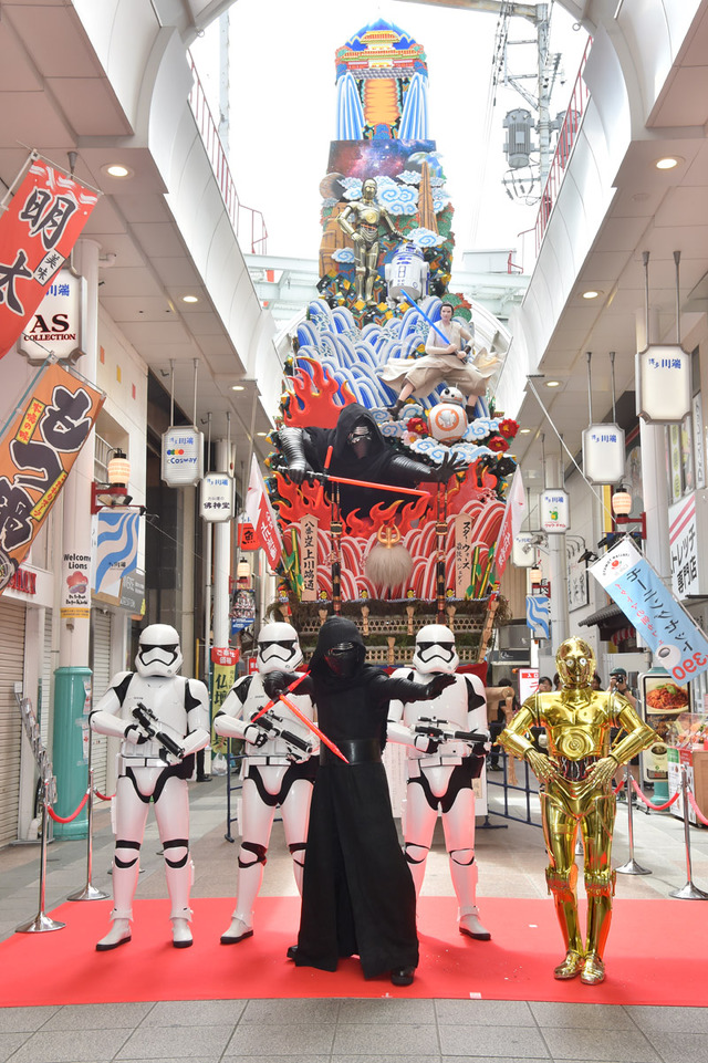 “スター・ウォーズ山笠”お披露目式 in 上川端商店街（福岡市博多区）