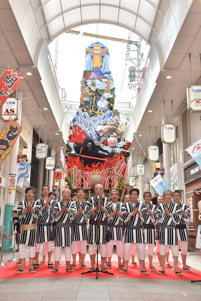 “スター・ウォーズ山笠”お披露目式 in 上川端商店街（福岡市博多区）
