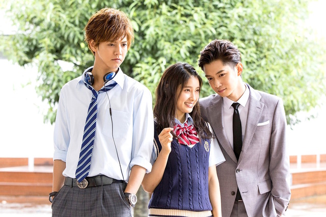 『兄に愛されすぎて困ってます』(C)2017「兄こま」製作委員会  　 (C)夜神里奈／小学館