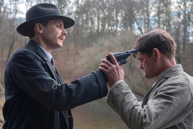 『ヒトラーへの285枚の葉書』 (C) X Filme Creative Pool GmbH / Master Movies / Alone in Berlin Ltd / Pathe Production / Buffalo Films 2016