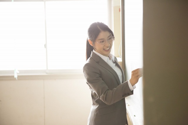 Web限定プロモーションムービー「2年F組 Fit‘s組 教育実習生土屋太鳳篇」メイキング