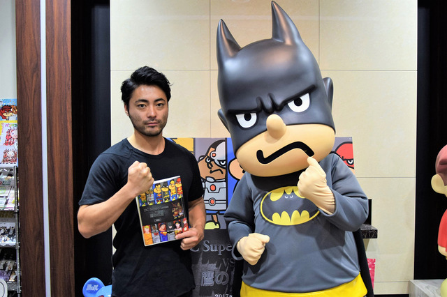 『DCスーパーヒーローズ vs鷹の爪団』　（C）Warner Bros. Japan and DLE.   DC characters and elements （C） &TM DC Comics.  Eagle Talon characters and elements （C） & TM DLE.  All Rights Reserved.