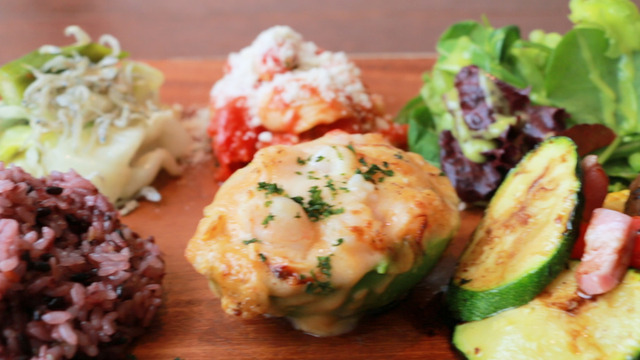 体の中からエネルギーチャージ！ 野菜たっぷりヘルシーカフェ