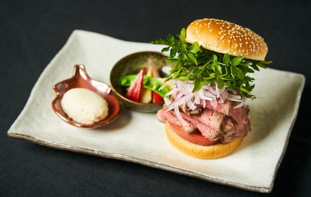 豪州産ローストビーフバーガー （鉄板焼 開化屋）