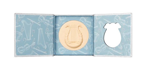 レ・メルヴェイユーズ ラデュレ　2017 AUTUMN COLLECTION＿「シマリング プレスト パウダー」