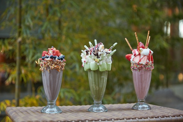 グランド ハイアット 東京＿6階ステーキハウス「オーク ドア バー」＿モンスターミルクシェイク3種