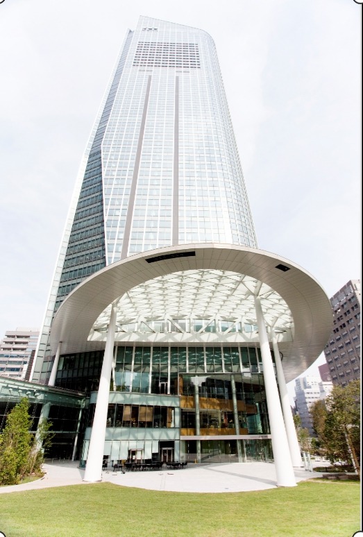 虎ノ門ヒルズ　オーバル広場