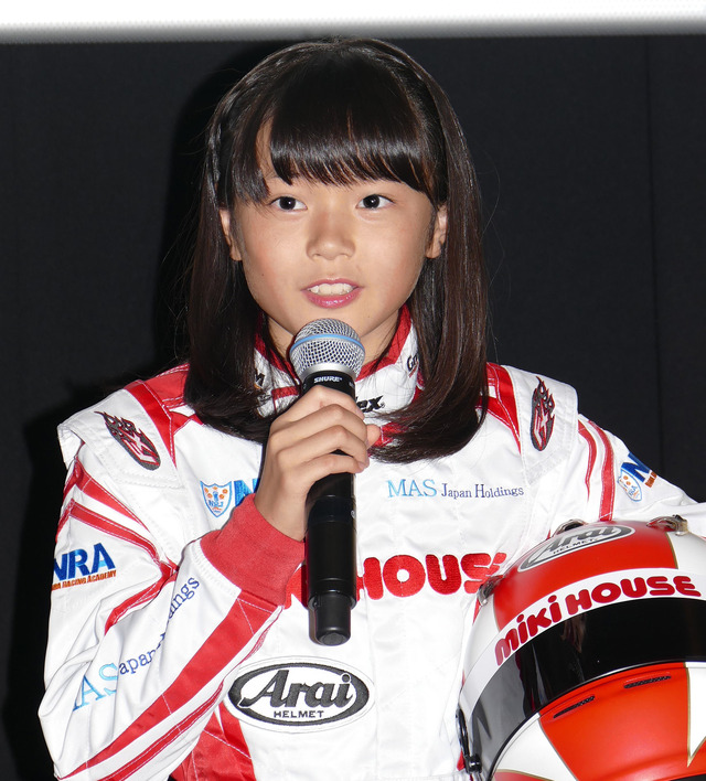 女子プロレーシングドライバーであるJujuちゃん／『カーズ／クロスロード』大ヒット記念舞台挨拶