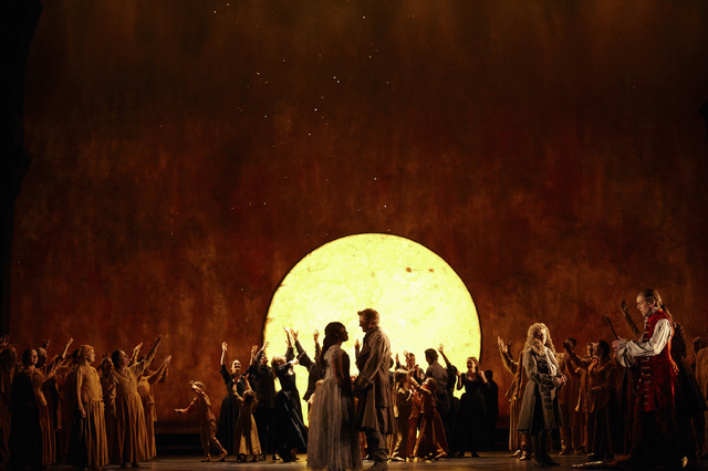 「魔笛」David McVicar's production of The Magic Flute for The Royal Opera. （c）ROH 2015. Photograph by Mark Douet