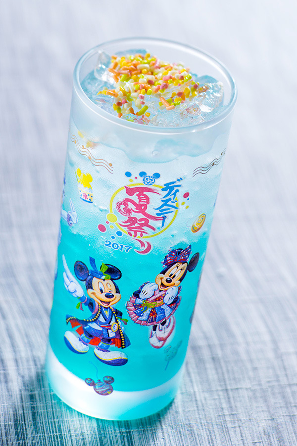 “ディズニー夏祭り”スペシャルノンアルコールカクテル（1,860円）／ディズニーアンバサダーホテルの「花 Hana」