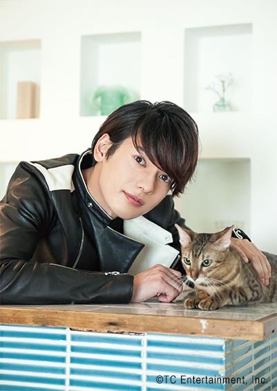 崎山つばさwithベンガル　写真展「ねこカレ」（C） TC Entertainment,Inc.