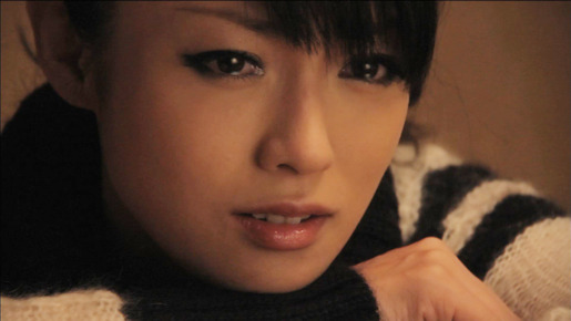 「秘密」ビデオクリップ　-(C) Sony Music Associated Records Inc.