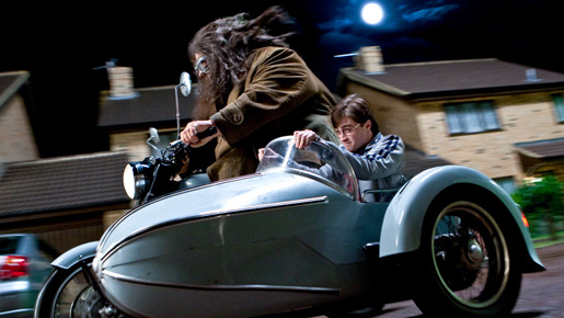 『ハリー・ポッターと死の秘宝 PART1』　-(C) 2010 WARNER BROS.ENTERTAINMENT INC. HARRY POTTER PUBLISHING RIGHTS (C) J.K.R.HARRY POTTER CHARACTERS, NAMES AND RELATED INDICIA ARE TRADEMARKS OF AND (C)WARNER BROS. ENT. ALL RIGHTS RESERVED