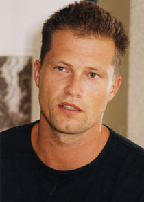 映画にまつわるファッション小噺 vol.13　案外、かっこいい!?　F-1レーサー　サブ２