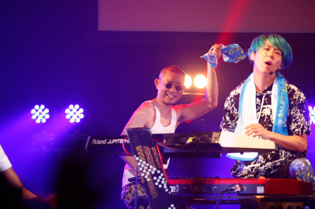 ライブイベント「真夏の僕やりNight～“そこそこ”じゃ終わらない、夏～」の様子（オフィシャル）