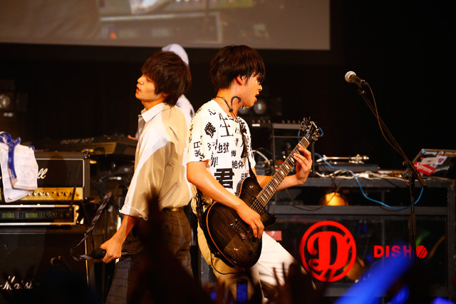 ライブイベント「真夏の僕やりNight～“そこそこ”じゃ終わらない、夏～」の様子（オフィシャル）