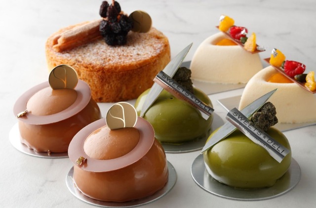 パレスホテル東京「スイーツ＆デリ（Sweets ＆ Deli）」秋限定スイーツ＿（左）ポワール（奥）ノルマンディ（中央）宇治（右）マンダリン
