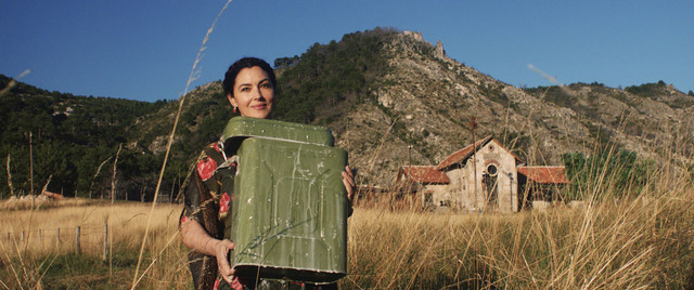 『オン・ザ・ミルキー・ロード』　(C)2016 LOVE AND WAR LLC