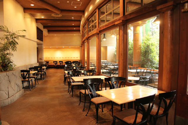 「麦わらの一味の宴レストラン」