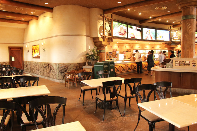 「麦わらの一味の宴レストラン」