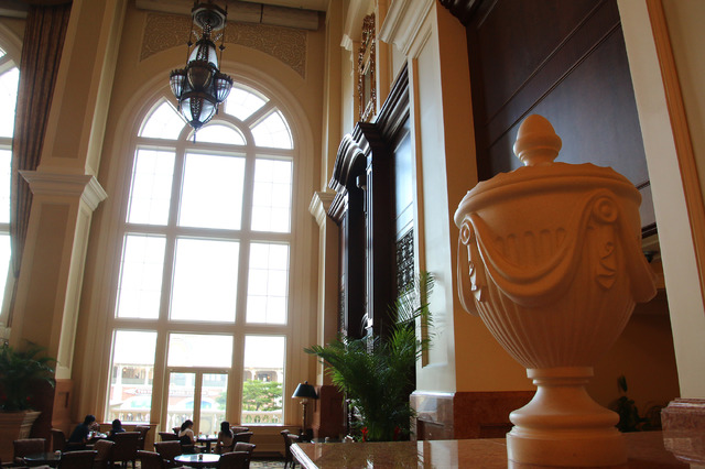 東京ディズニーランドホテルにあるロビーラウンジの「ドリーマーズ・ラウンジ」