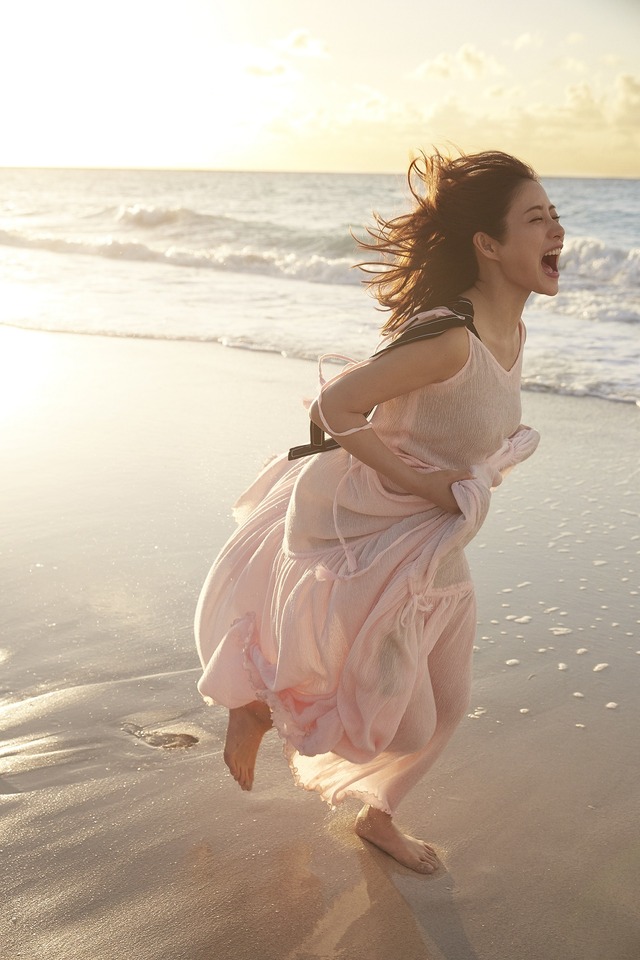 石原さとみ写真集「encourage」