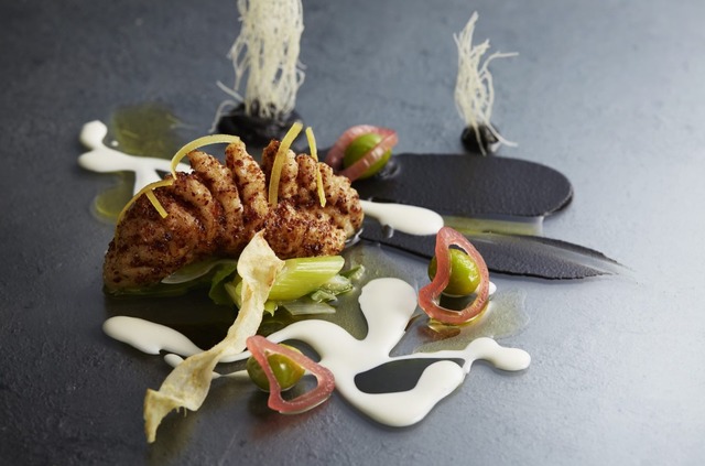 インターコンチネンタルホテル大阪 フレンチダイニング「Pieere（ピエール）」＿「フグのムニエル　根セロリとカダイフ」