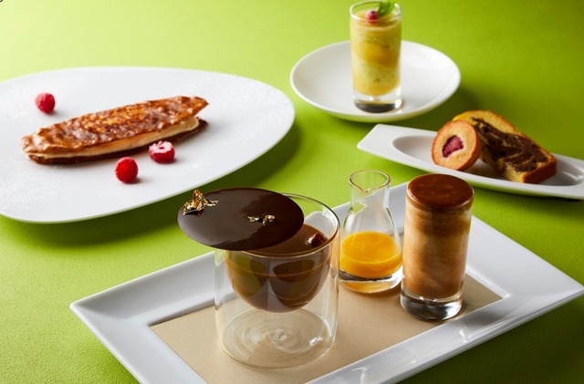 「カフェ」の「ジル・マルシャル スイーツセット」