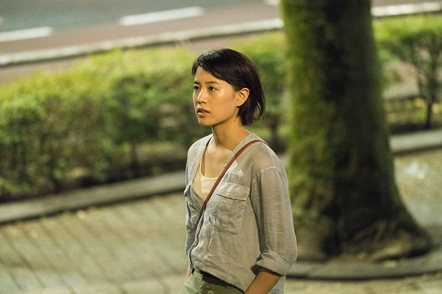 (C) 2017「映画 夜空はいつでも最高密度の青色だ」製作委員会