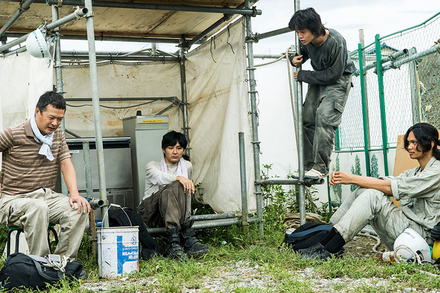 (C) 2017「映画 夜空はいつでも最高密度の青色だ」製作委員会