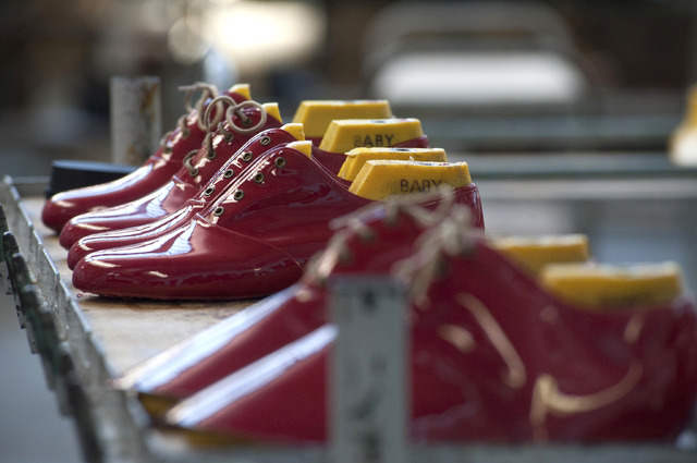 『ジュリーと恋と靴工場』　（C）2016 LOIN DERRIERE L’OURAL - FRANCE 3 CINEMA - RHONE-ALPES CINEMA