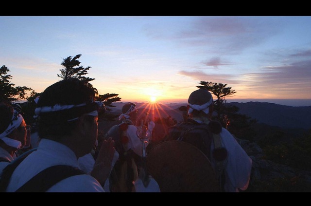 「世界遺産」那智注連縄変え(C)TBS