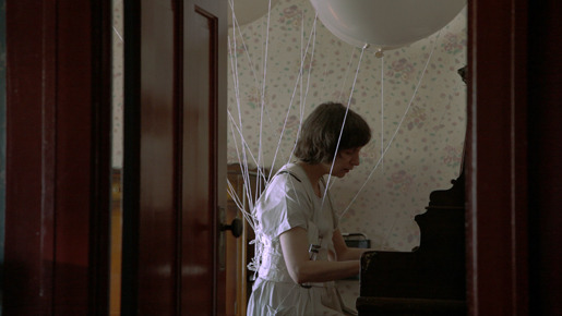 『ヴァンパイア』 -(C) 2011 Rockwell Eyes Inc. All Rights Reserved