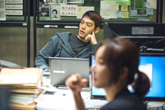 『MASTER/マスター』　(C)2016CJ E&M CORPORATION, ZIP CINEMA.ALLRIGHTS RESERVED