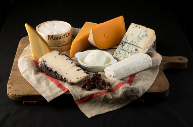 チーズ集合／「CHEESE KITCHEN RACLER（チーズキッチン ラクレ）」