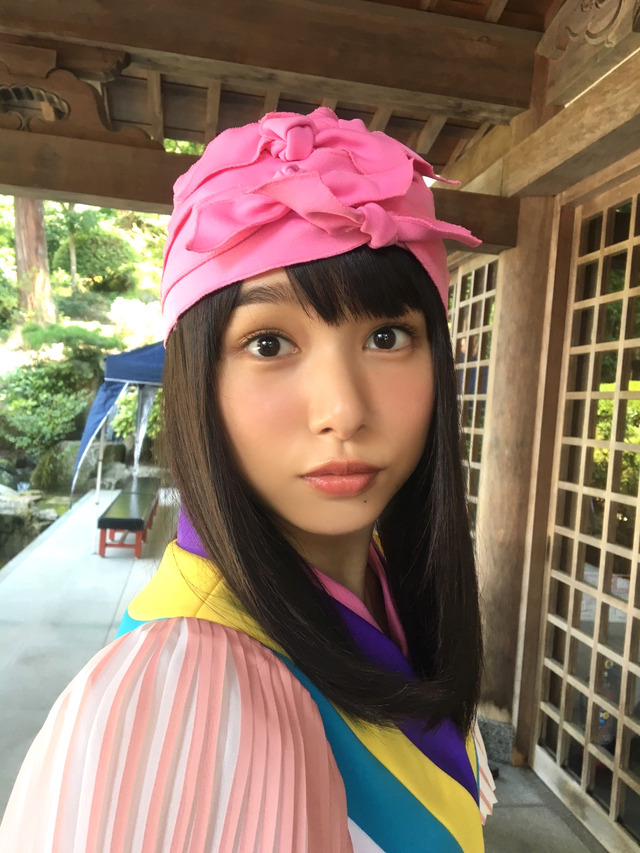 桜井日奈子出演「鬼カワイイ岡山市」オフショット