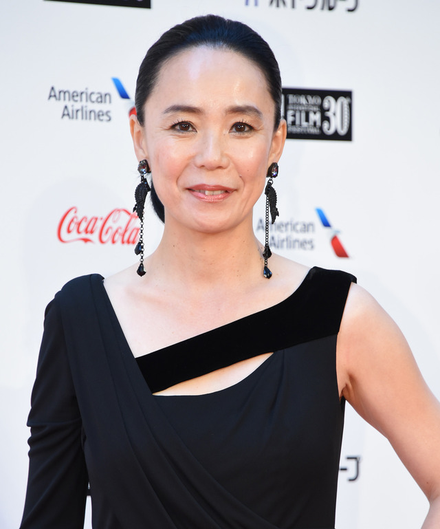 【東京国際映画祭】橋本環奈＆本田翼＆染谷将太ら“豪華絢爛”レッドカーペット